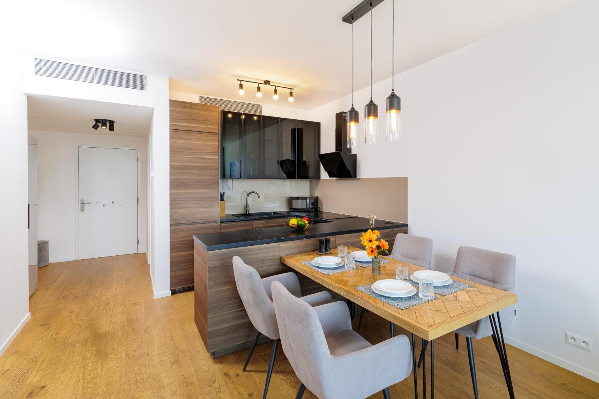 Sky Park 1 - Luxurious #Instaworthy Apartment In Downtown City Center With Included Parking, Best Address In Town Братислава Экстерьер фото