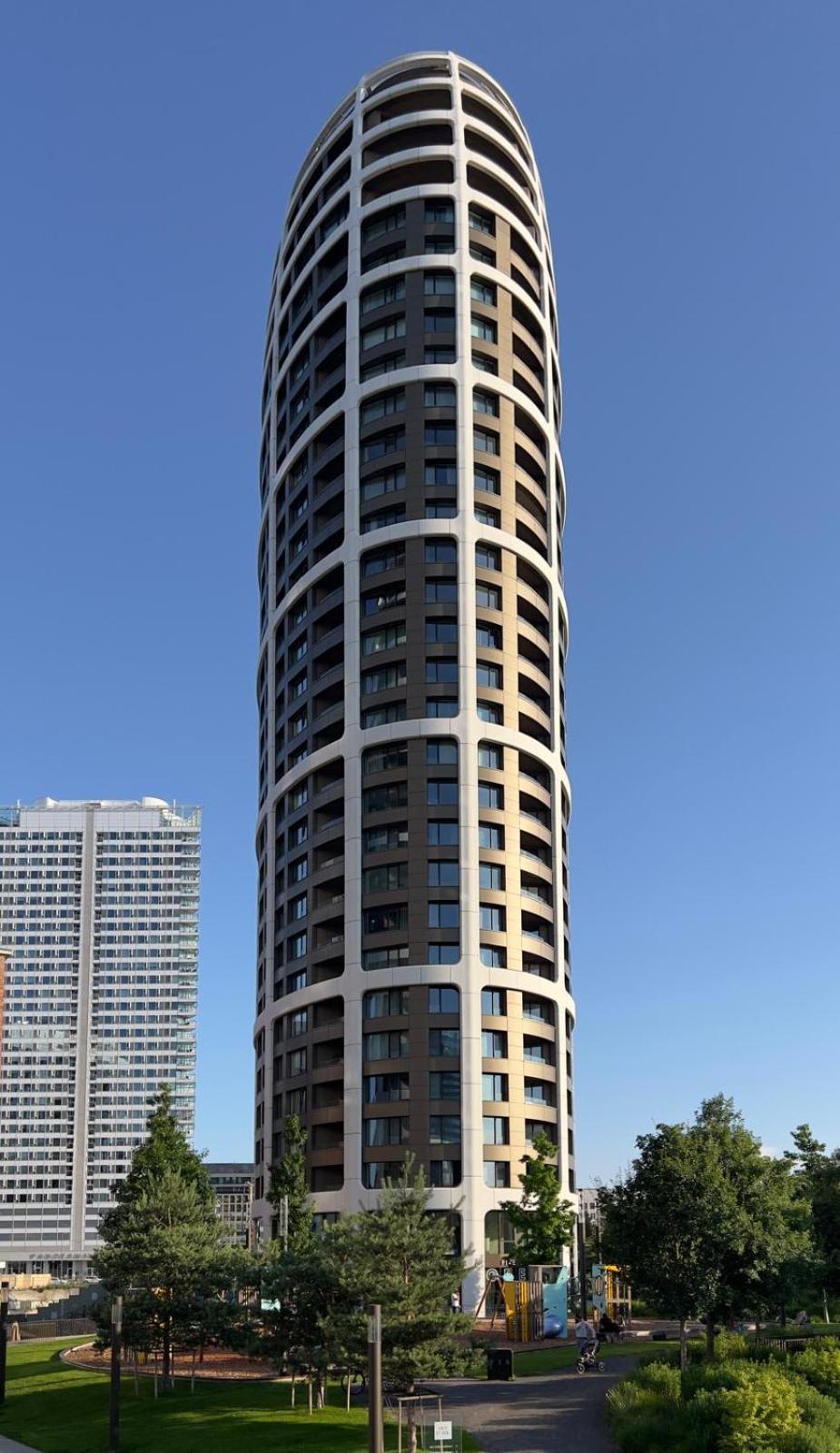Sky Park 1 - Luxurious #Instaworthy Apartment In Downtown City Center With Included Parking, Best Address In Town Братислава Экстерьер фото